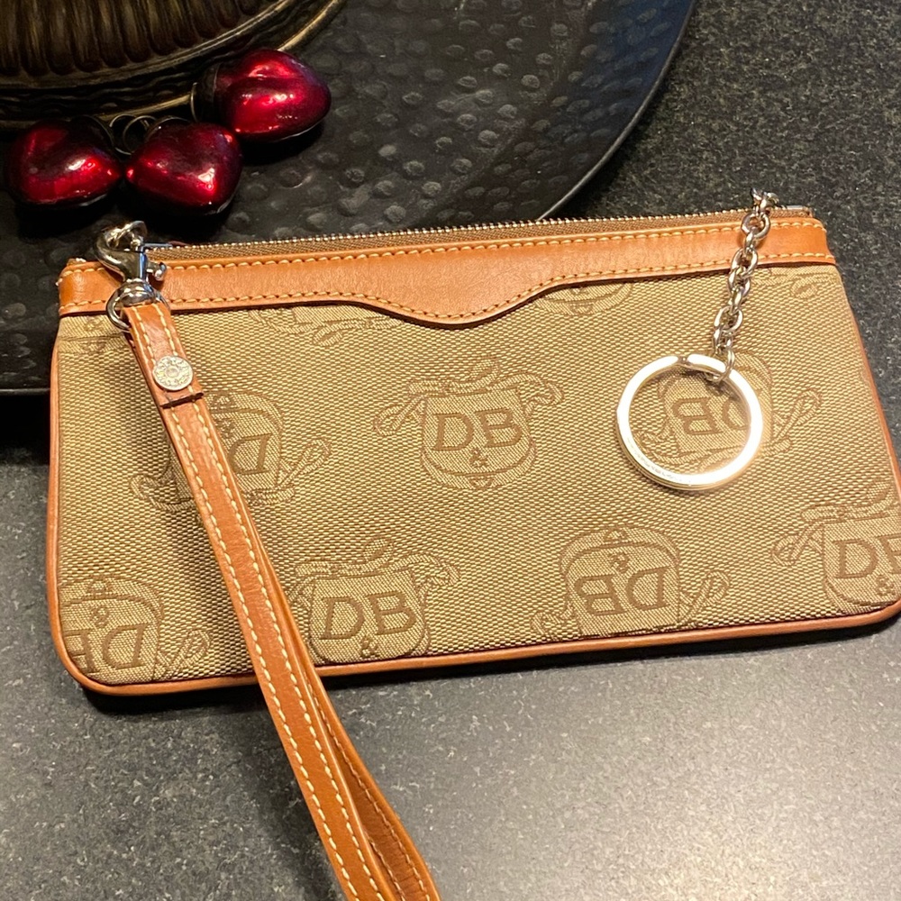 Dooney & Bourke wristlet